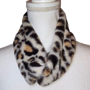 MARCUS ADLER New York-Neck Wrap Faux Fur Trim Leopard Print One Size Fits All
